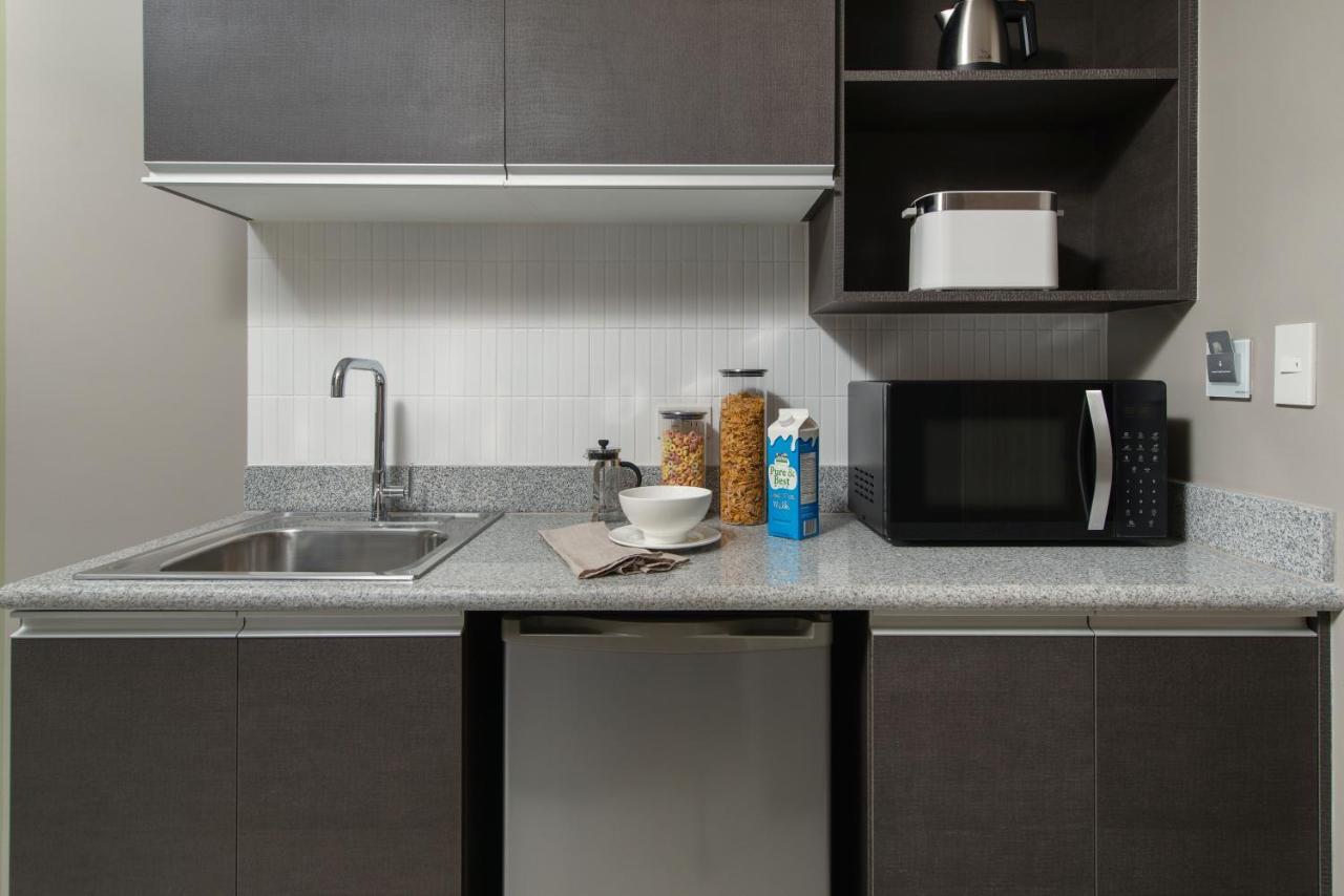 The Suites At Torre Lorenzo Malate - Managed By The Ascott Limited Манила Экстерьер фото