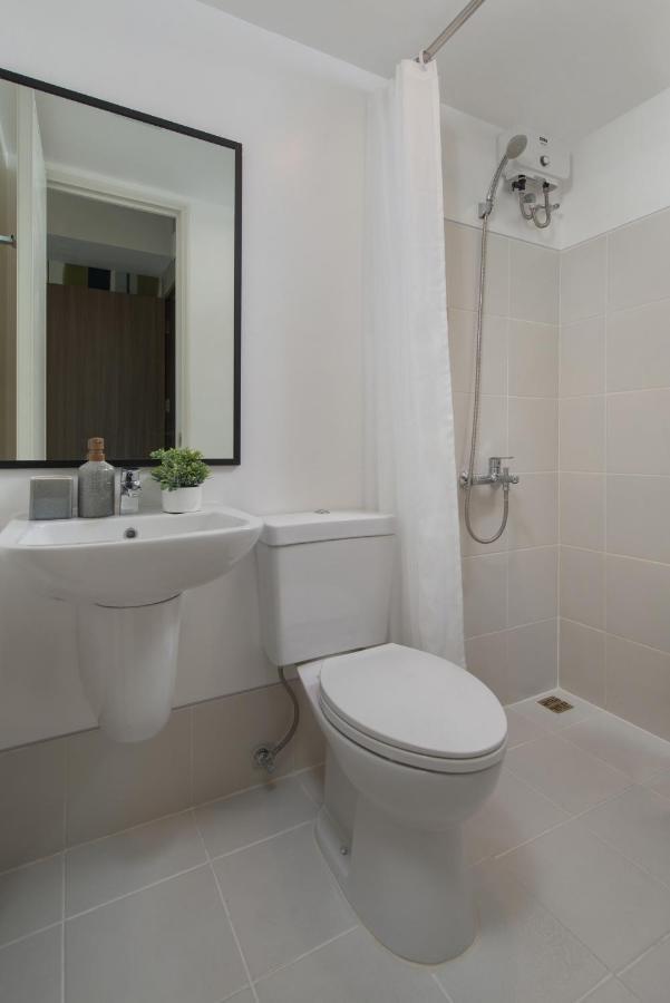 The Suites At Torre Lorenzo Malate - Managed By The Ascott Limited Манила Экстерьер фото
