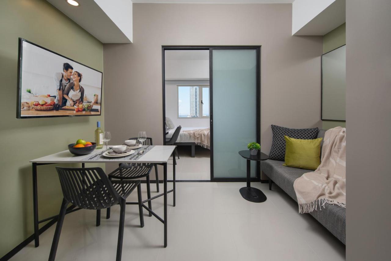 The Suites At Torre Lorenzo Malate - Managed By The Ascott Limited Манила Экстерьер фото