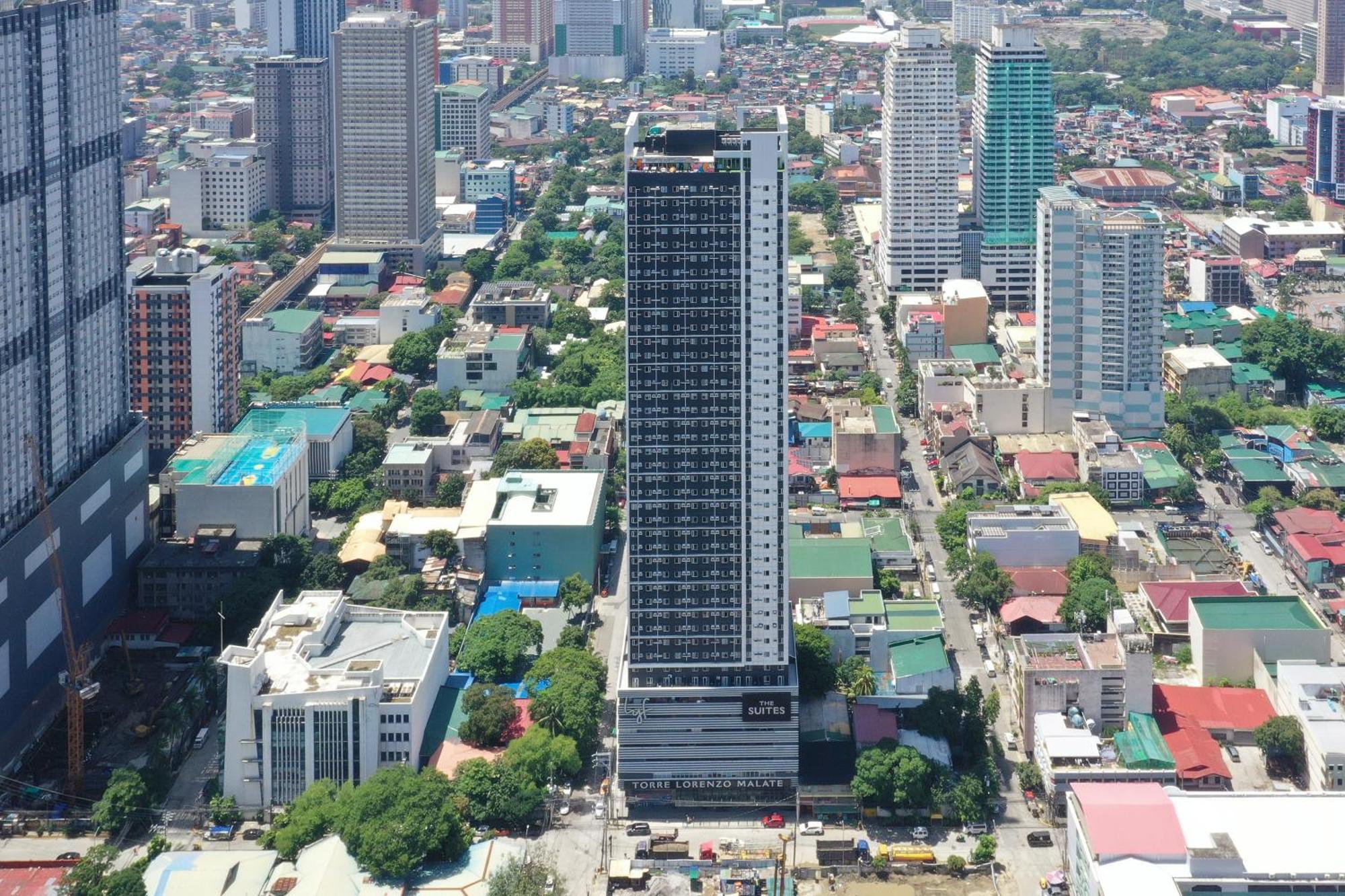 The Suites At Torre Lorenzo Malate - Managed By The Ascott Limited Манила Экстерьер фото